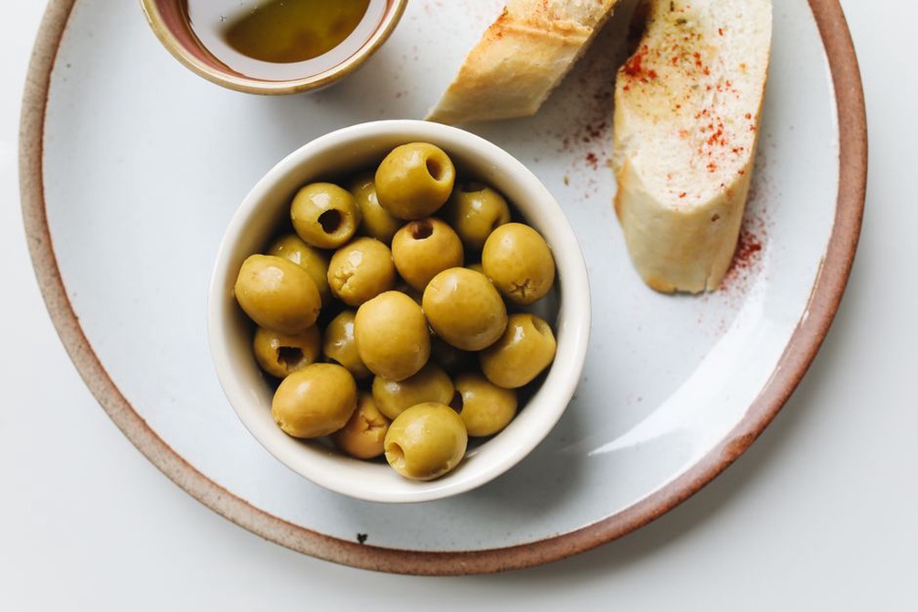 Dégustation d’huile d’olive avec pain frais